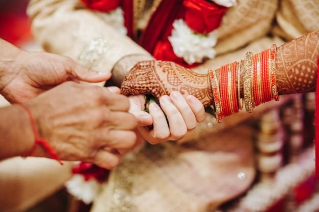 Are Online Marriage Services a Viable Option While Looking for A Perfect Groom Online?