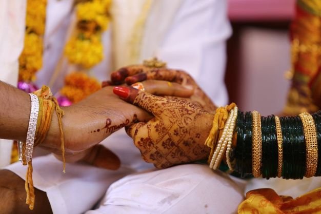 How to Handle Age Differences in Marriage Bureau Matches?